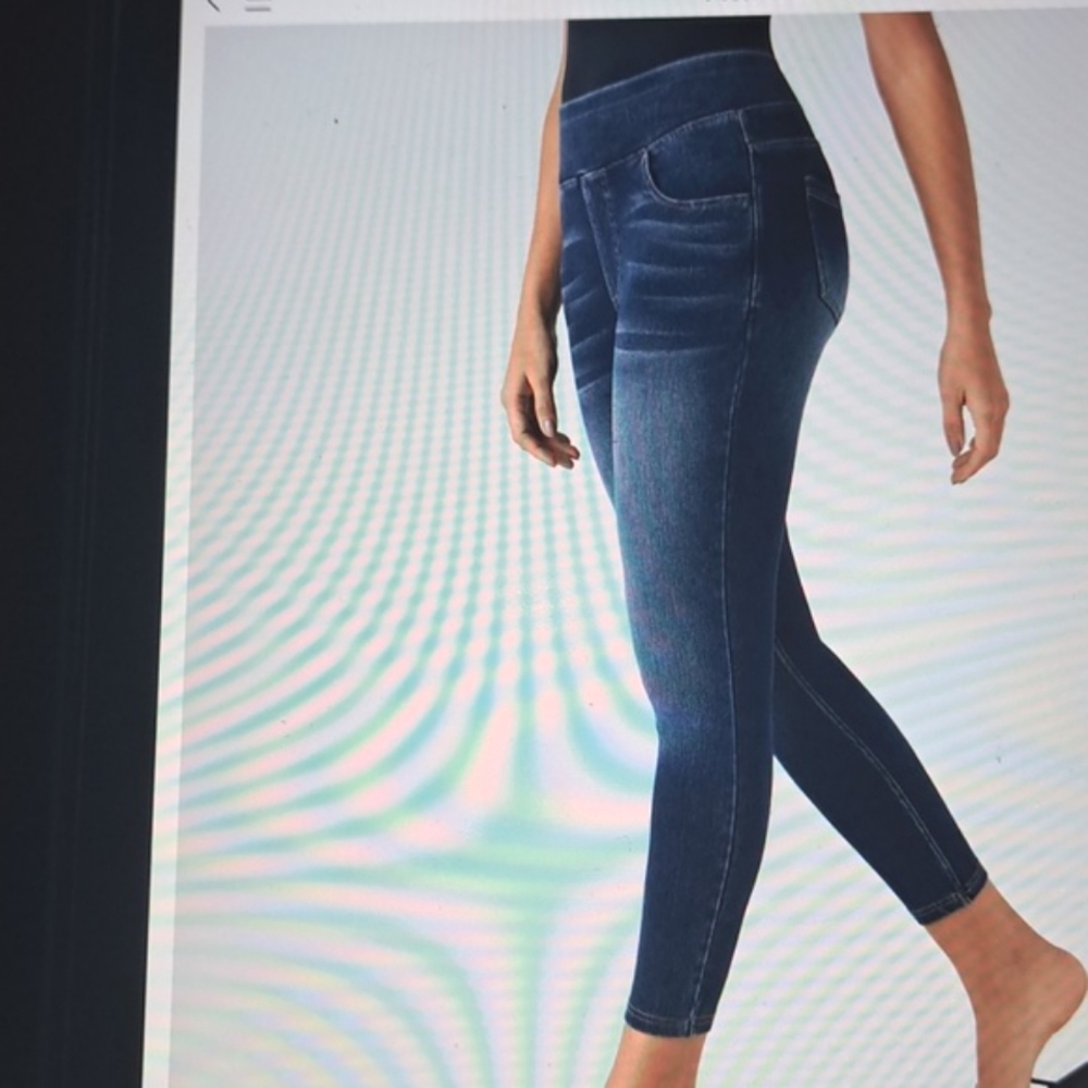SMALL.     HALARA FLEX KNIT  DENIUM LEGGINGS